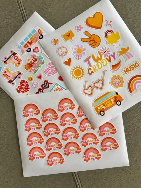 Etiqueta de silueta personalizada Alejandra Carrera - diseño 1