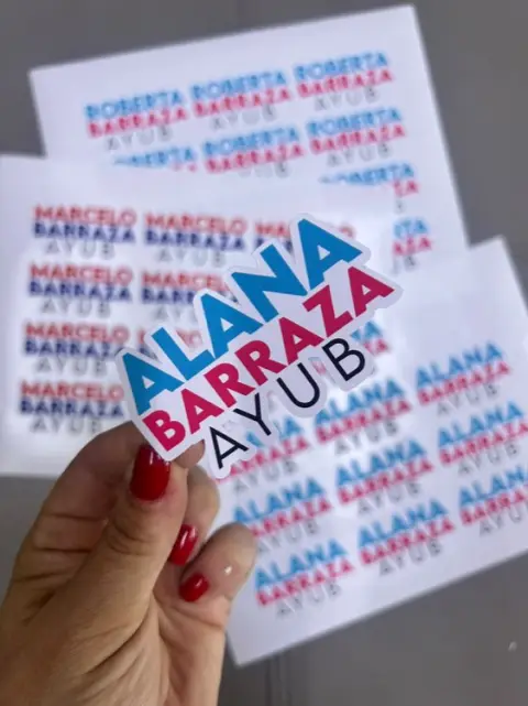 Etiqueta de silueta personalizada Alejandra Carrera - diseño 7