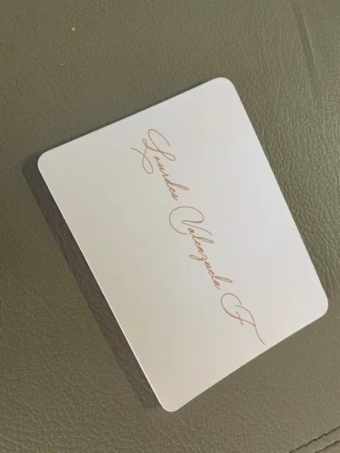 Tarjetería personalizada Alejandra Carrera - diseño 202